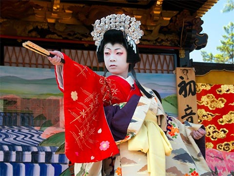 Nagahama Hikiyama Matsuri - children kabuki theater